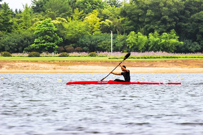 日照奥林匹克水上小镇,玩龙舟打海上高尔夫,有机会赢1万元奖金