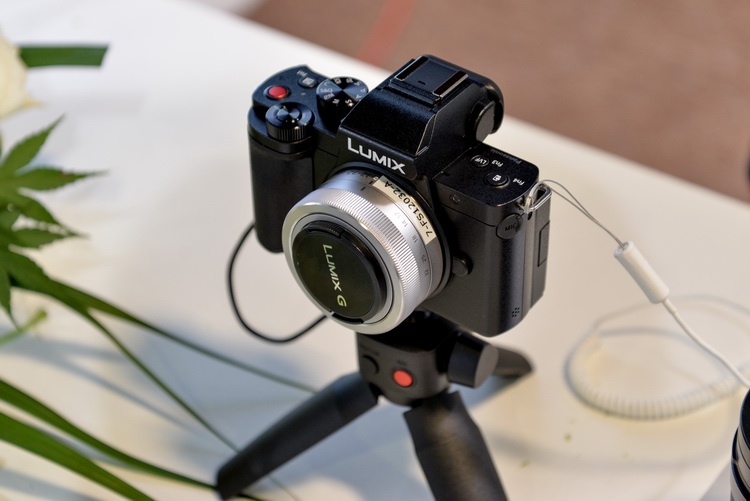 2020p&i | 杀入vlog市场 松下lumix g100无反相机开启预售