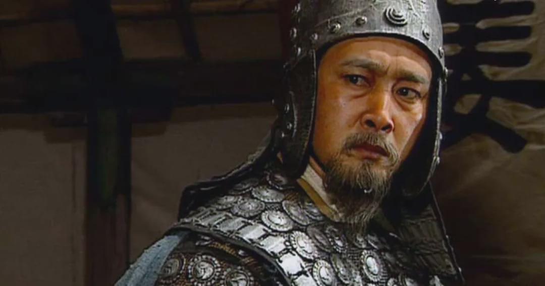 经常对魏国用兵,百姓因此凋瘁,谯周因此与尚书令陈祗展开了激烈的辩论