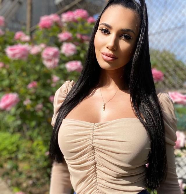 quinn写真图片,希望这组性感丰满美女amber quinn的写真图片带给大家