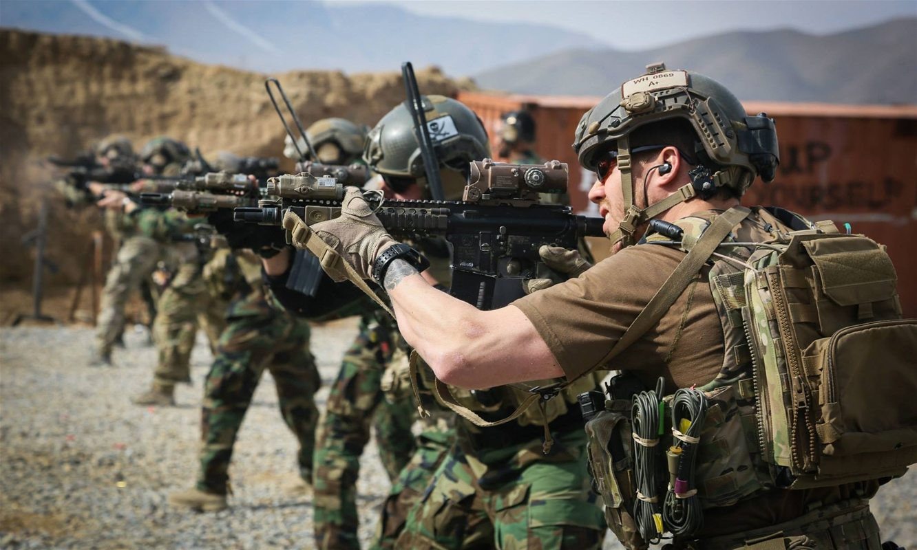 不仅要学习技术,还要增加文化知识,这一点在美国军队有很好的体现