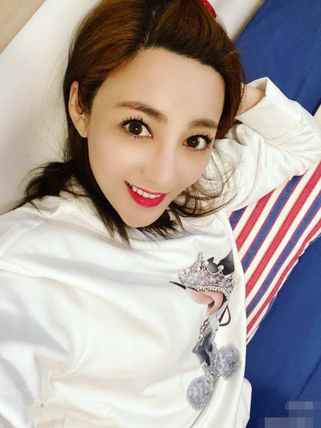 嫁富商后隐退,近照模样大变|蒋中一|刘欢|春晚_新浪新闻