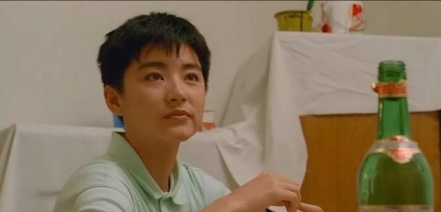 1988年《今夜星光灿烂》,林青霞饰演杜采薇,短发少年气