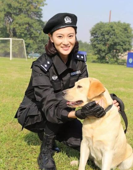 她被称为"最美军花",与老公因戏生情,出道至今都无绯闻!