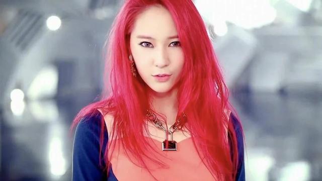 女星红发造型谁最迷人?蔡依林第七,杨幂第三,迪丽热巴排第几?