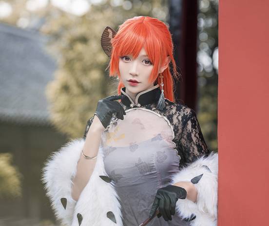 碧蓝航线君主cos指挥官大人久等了