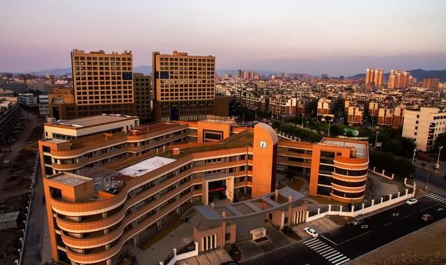 义乌2020最好的小学_2021年义乌市户籍儿童公办小学、初中新生入学预警