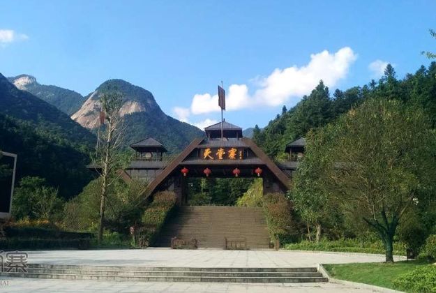 横跨三省的大别山把2个5a景区都留在了安徽你去过吗