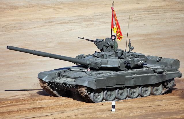 豪横埃及突然向俄罗斯订购500辆t90或全送到利比亚打内战