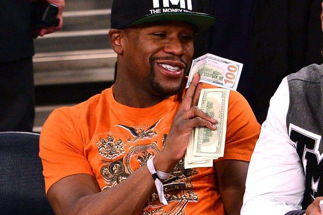 职业生涯总共赢得了5条不同级别金腰带,在统治了拳坛之后,梅威瑟出场