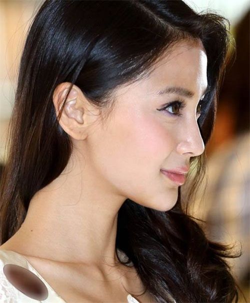 侧颜逆天完美的女星,关晓彤阳光,刘亦菲完美,她最让人心动!