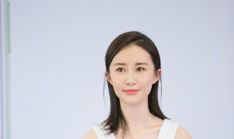 出道二十七年,拍了63部电视剧3部电影,身为大前辈的她今才32岁