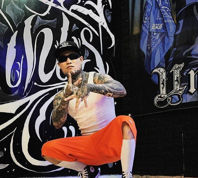 以上就是充满特色街头文化的chicano穿搭了,这种充满复古且具备独有的