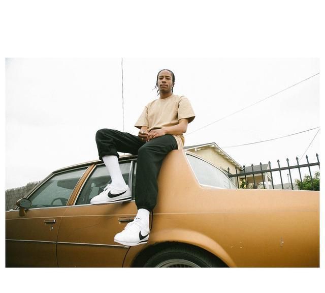 其中穿搭cholo style就是一种chicano文化的身份认同,对于街头风格有