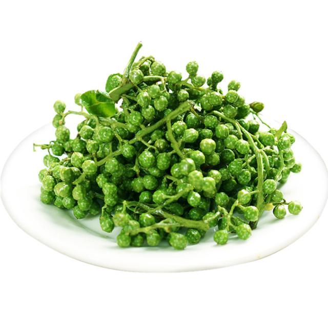 藤椒鸡,一吃就上瘾的美味.肉质细嫩,麻辣味浓,让你食欲大增