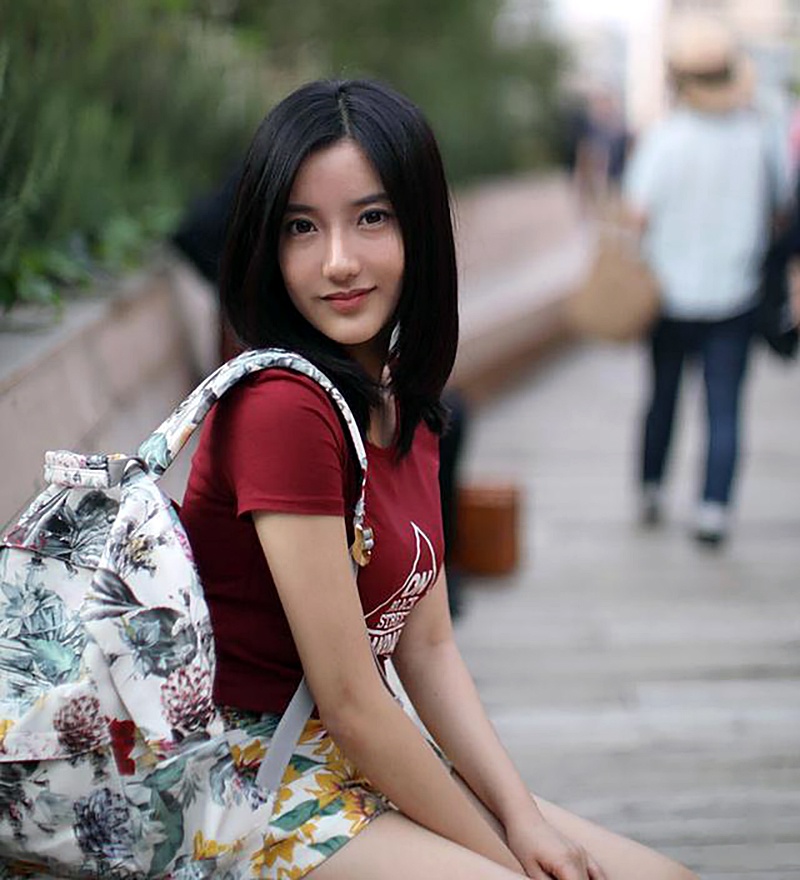 彭菲茗:曾是艺考高考"双状元",清华校花,"最美证件照女神"