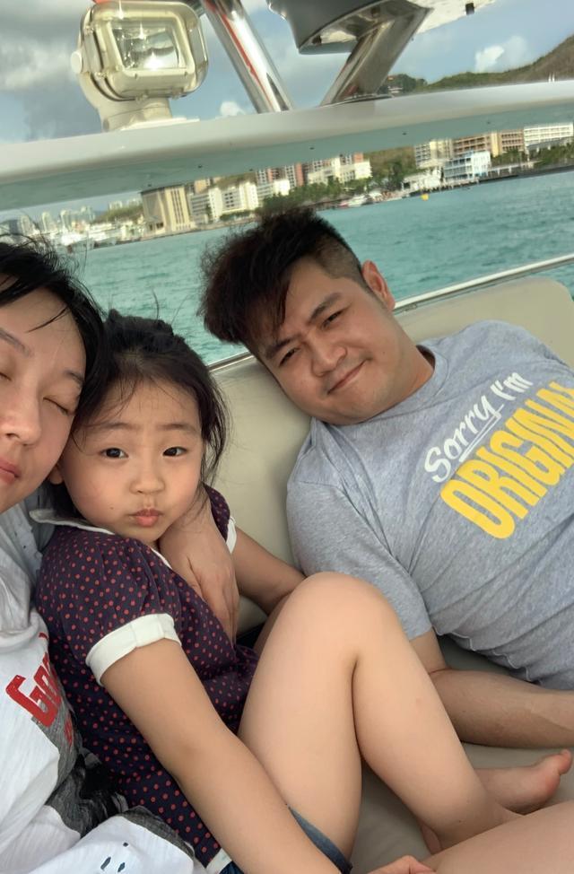 刘英亲闺女长胖不少 像个壮实女汉子|乡村爱情|刘英|蒋依杉_新浪新闻