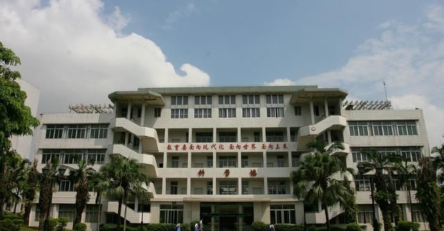 2020广东高中重本率_深圳市最好的六所高中,重本率均超八成,实力剑指广