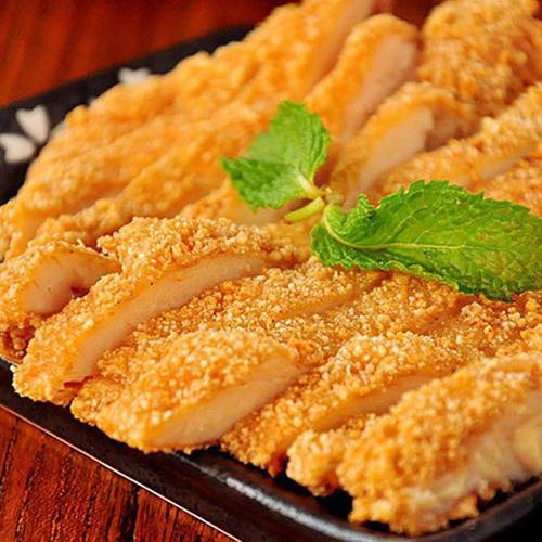 自制爆浆鸡排,金黄焦脆,一口下去满满的芝士爆出,满足!过瘾