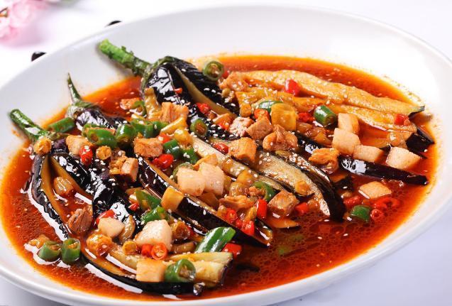湘味小炒茄子,红烧牛肉,玉米排骨,酱香鱿鱼