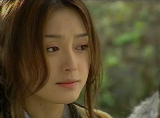 秦岚:从来没有"站过c位"的边缘女星,靠演配角逆风翻盘|又见一帘幽梦