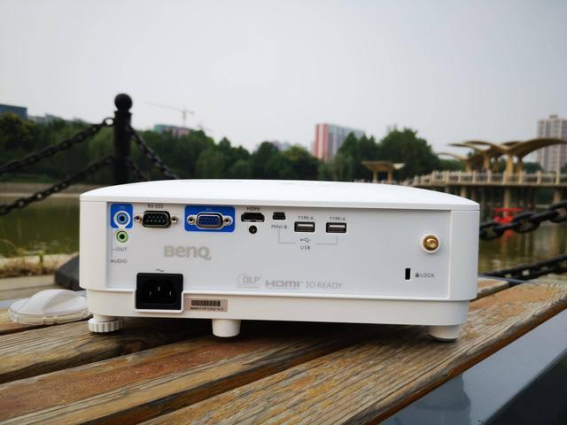 不止大屏 极简ui 更便捷 更高效——明基e540智能办公投影机