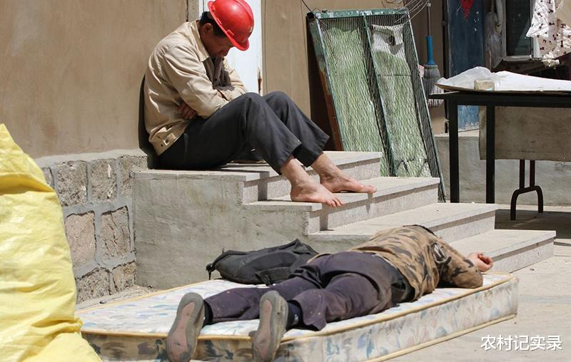 农民如此勤劳,从二十岁打工到六十岁,干了几十年,为啥不能富?