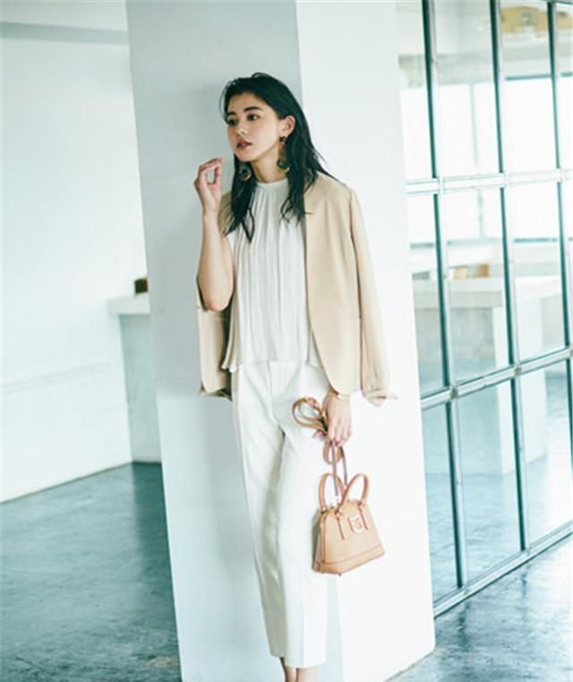 夏季通勤装,如何穿得优雅,日系风让你美得自信又清爽