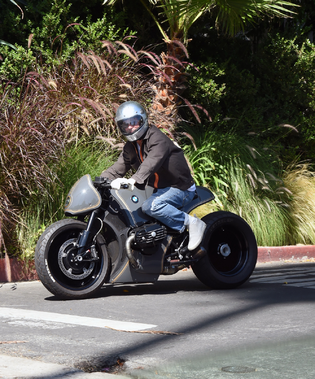 布拉德皮特和安吉丽娜·朱莉关系终于缓和!驾车看望6个孩子