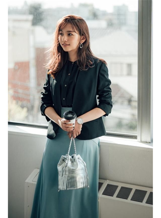 夏季通勤装,如何穿得优雅,日系风让你美得自信又清爽