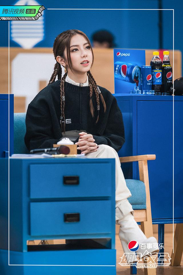 邓紫棋《明日之子乐团季》专业度max 获赞人间查错机