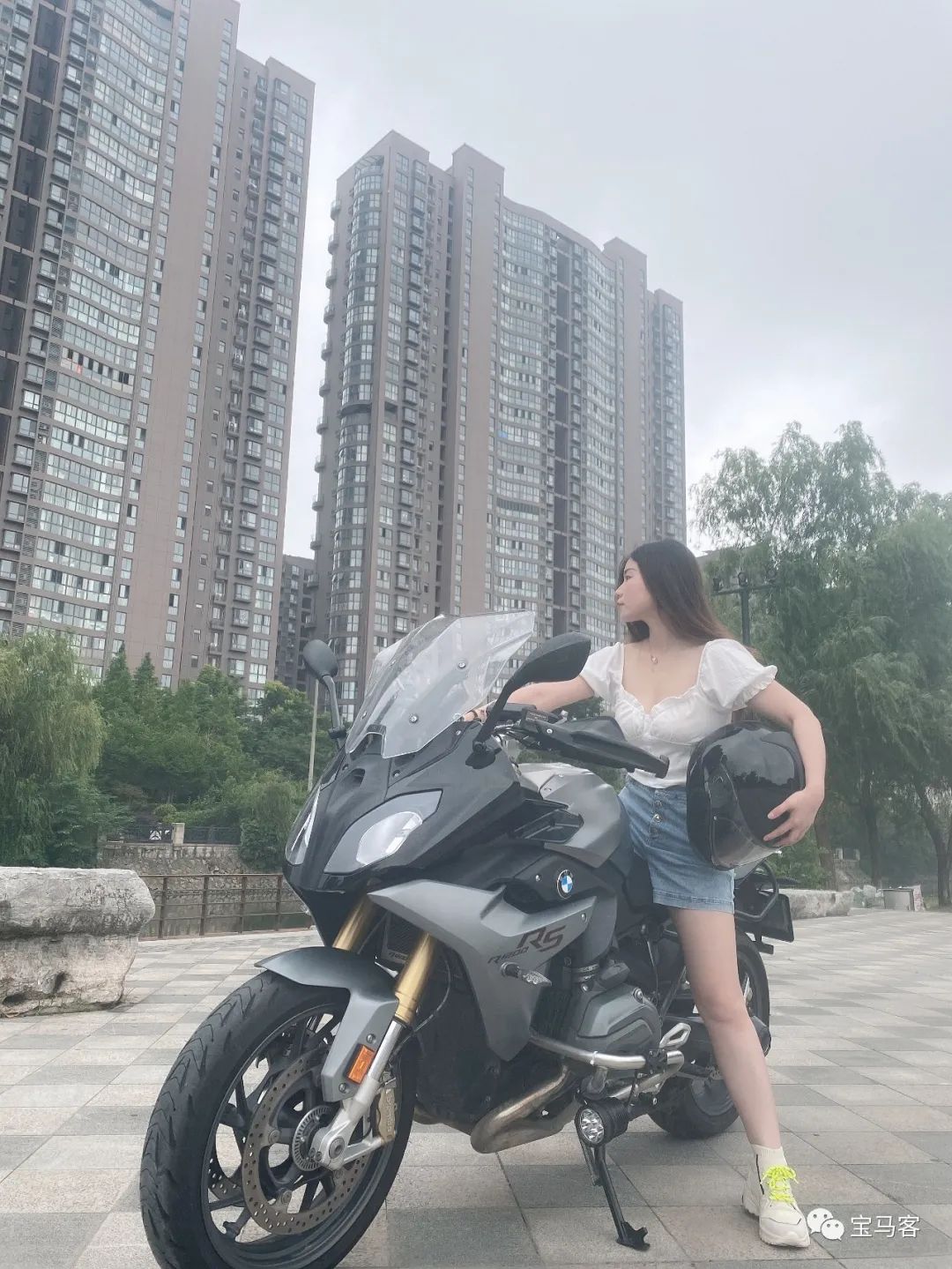 为什么骑宝马摩托车的女生都是长腿美女她们就是答案