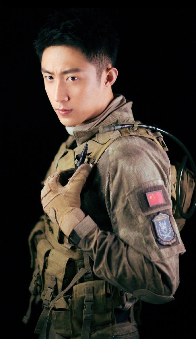 穿军装最有男人气魄的10位男星,你们最喜欢哪一个呢?