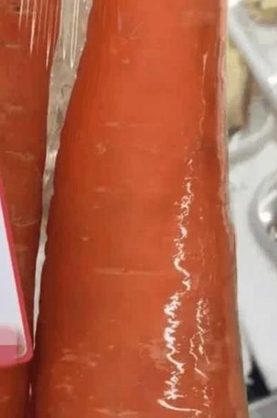 女子去超市买菜,结账时看到萝卜的价格,吓得连忙丢掉!休闲区蓝鸢梦想 - Www.slyday.coM 女子去超市买菜,结账时看到萝卜的价格,吓得连忙丢掉!休闲区蓝鸢梦想 - Www.slyday.coM