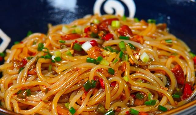 最爱吃的南昌拌粉,在家也能做,香辣爽滑,入口即