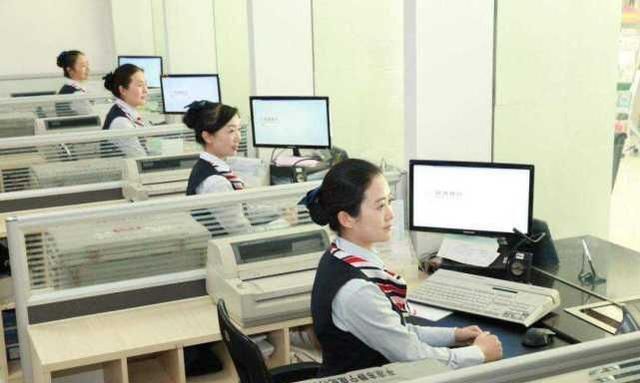 员工投简历被HR怒怼：还没离职，就开始发求职信息了？结果懵了休闲区蓝鸢梦想 - Www.slyday.coM