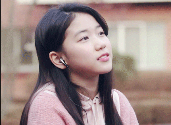 《釜山行2》宣传照流出,14岁的她大长腿吸睛|釜山行2|李甄|童星_新浪