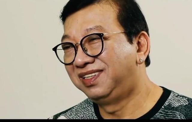 "猪肉佬"杨能有多被看重?周星驰家庭聚会也带他 成龙等他3小时