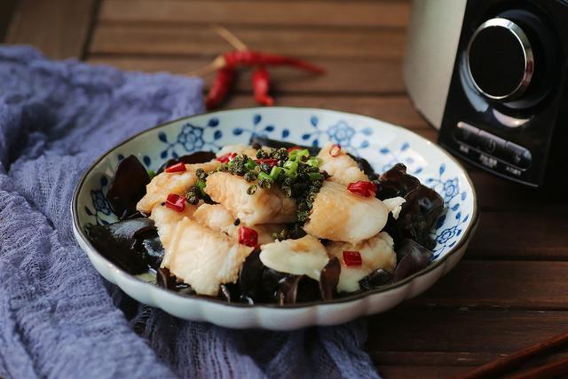 利鱼美味做法，吃一口就让你忘不掉，最后连汤汁都不剩休闲区蓝鸢梦想 - Www.slyday.coM