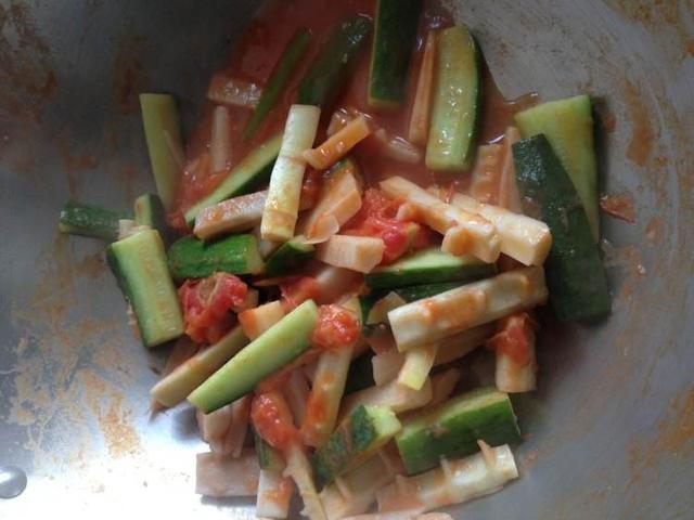 家常好吃的番茄炒笋块，吃一口就让你忘不掉，最后汤汁都不剩休闲区蓝鸢梦想 - Www.slyday.coM