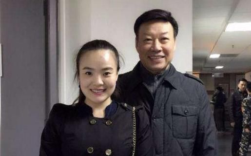 春晚笑星魏积安为何结婚37年0绯闻看看老婆做了什么你就懂了