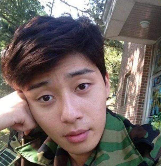 起步很晚,但是朴叙俊没有放弃表演,从出生到现在稳