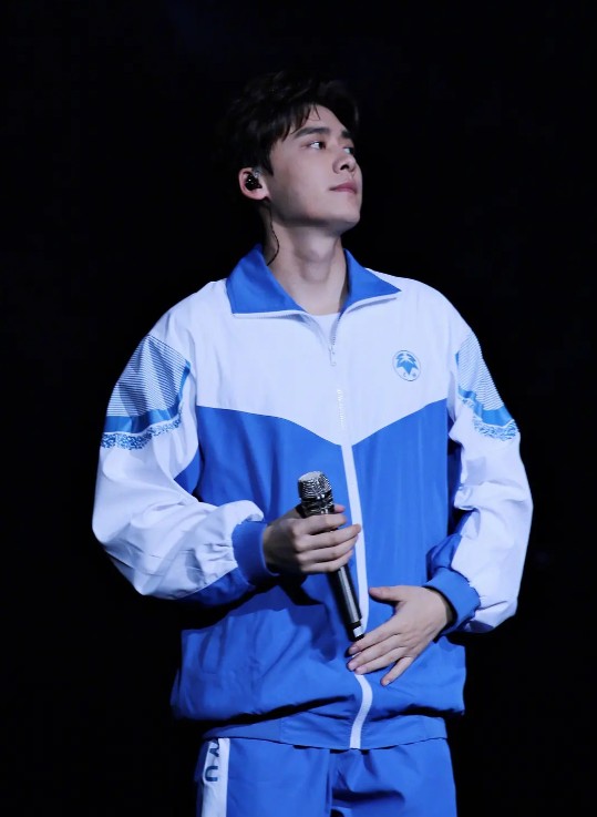 "国民校草"李易峰说到校草,就不得不提另一位号称"国民校草"的李易峰.