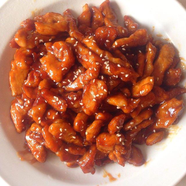 家常好吃的糖醋鸡丁,香气四溢超下饭,孩子们都馋得不行