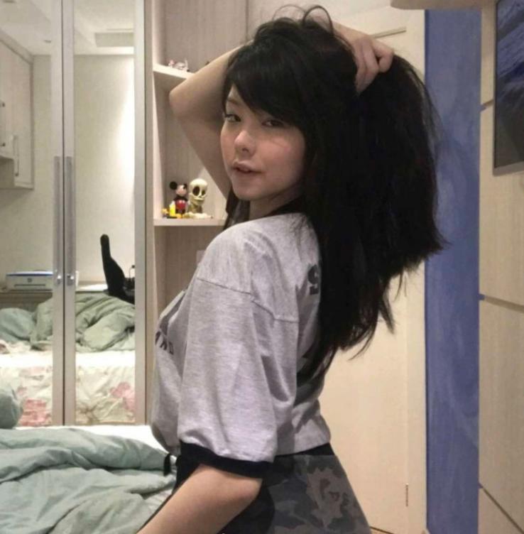 马玉米cos三笠阿克曼,水友:这是真的丑