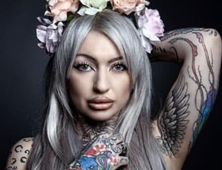 美女称自己身上拥有最多纹身多达100种她计划将全身都纹上