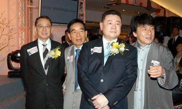 妻子儿子也没去,为了避免见到一个人|刘銮雄|何贤|澳门_新浪新闻