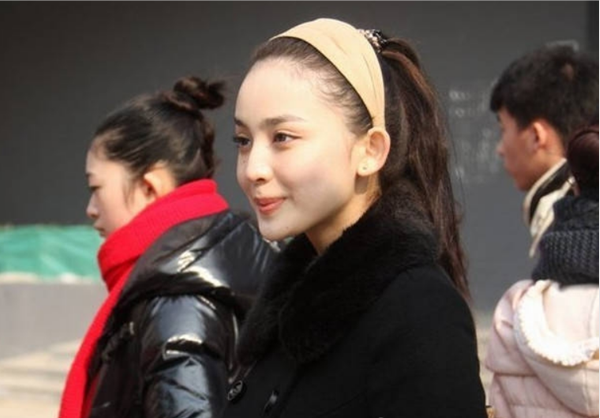 最后一位就是古力娜扎了,要说最令人意外的就是娜扎了,虽然大家都知道