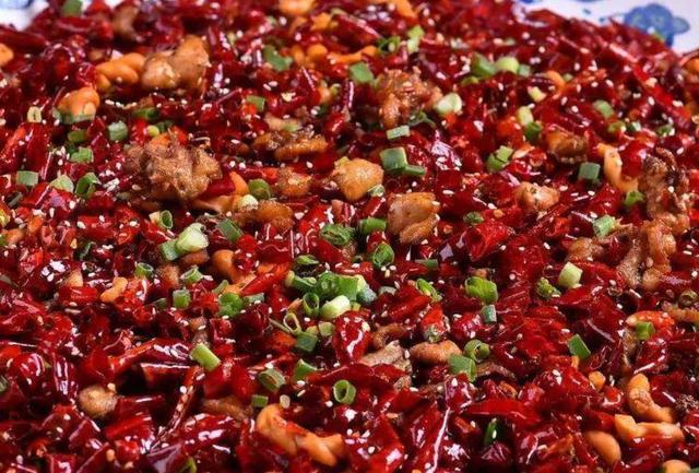 川味辣子鸡麻辣爽口,飘香四溢,做法简单又美味,值得一试!