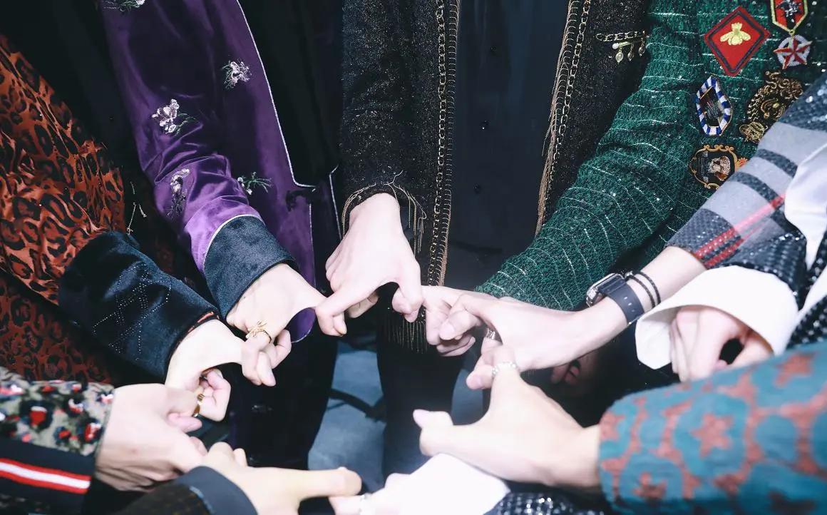 6大限定团团队手势:unine手势很难做,创系组合手势很具象